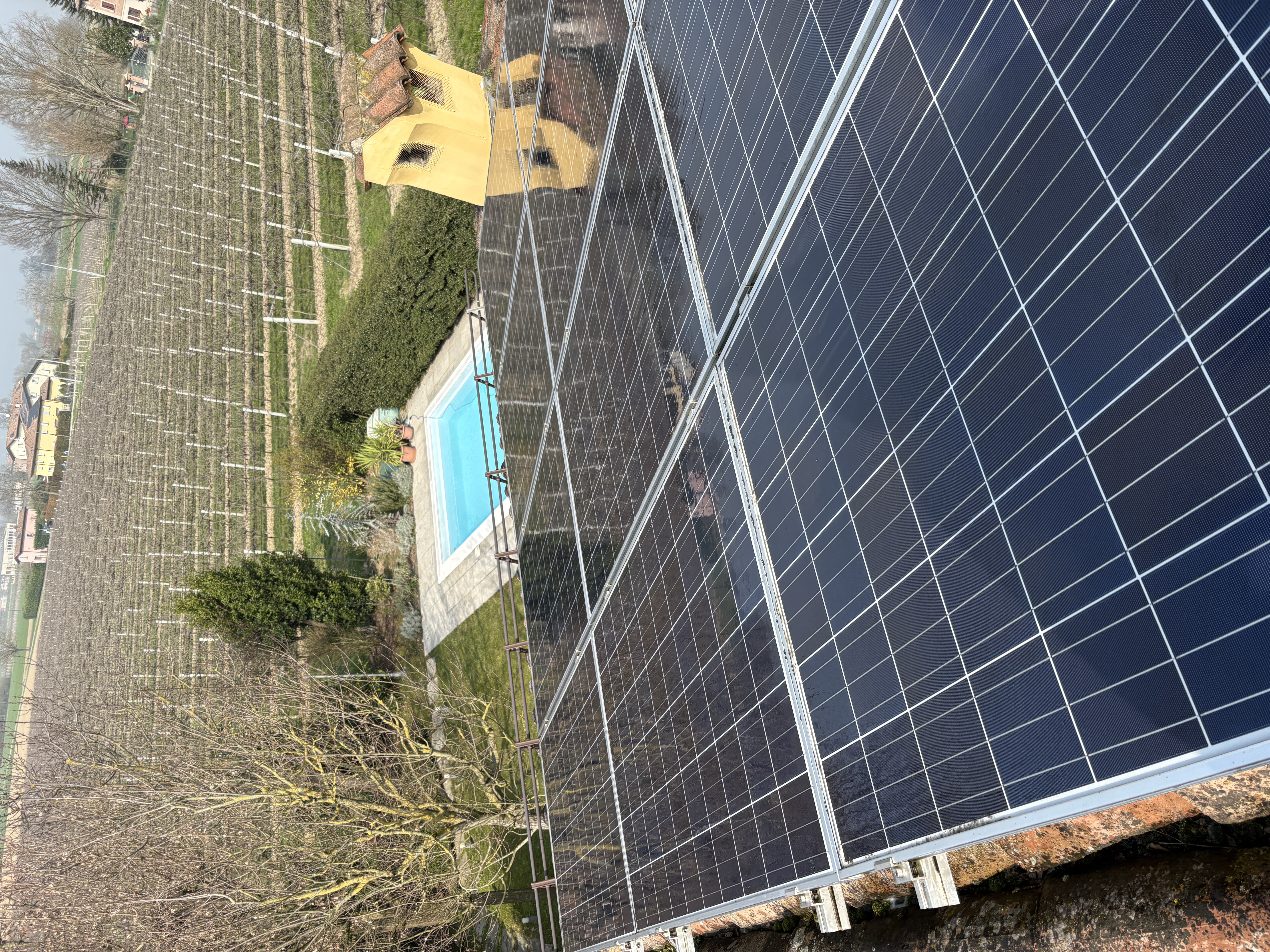 Ogni Quanto Pulire i Pannelli Fotovoltaici? Frequenza Ideale